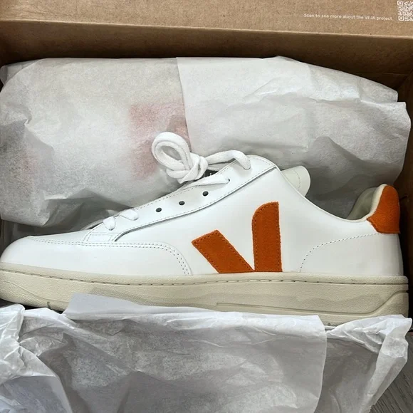 Veja CAMPO LEATHER WHITE CANYON - Picture 2 of 9